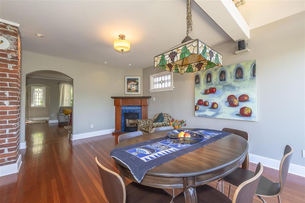 listing image 1107383464261347538