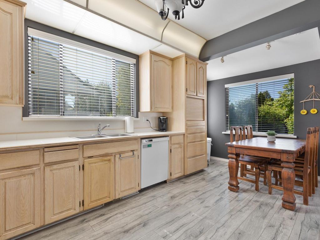 listing image 1105106745012461418