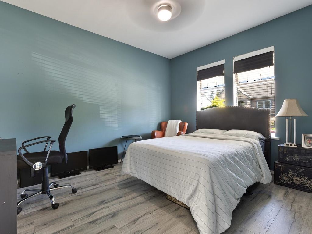 listing image 1103390226349399055