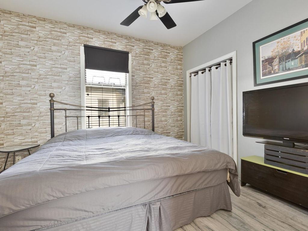 listing image 1105860046104765964