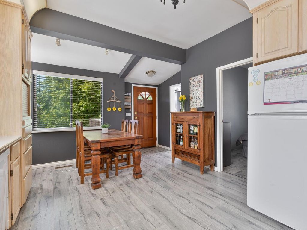 listing image 1109340978068070025