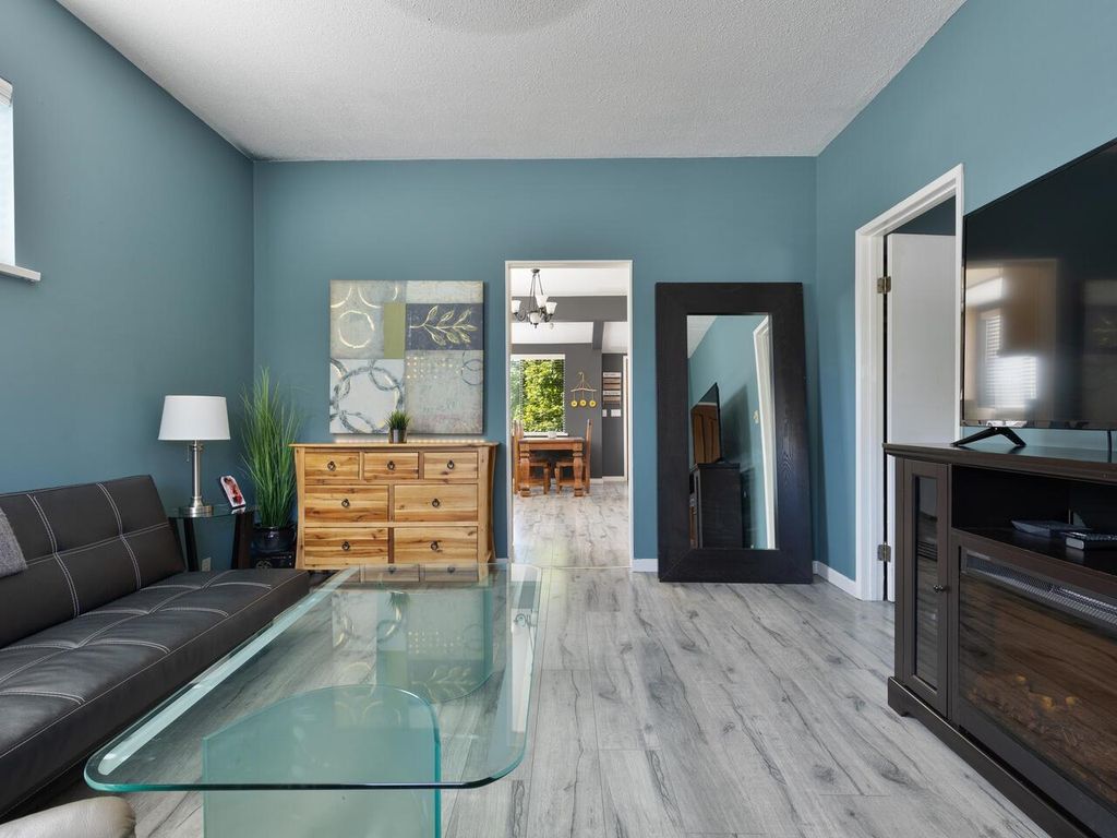 listing image 1108922948364834106