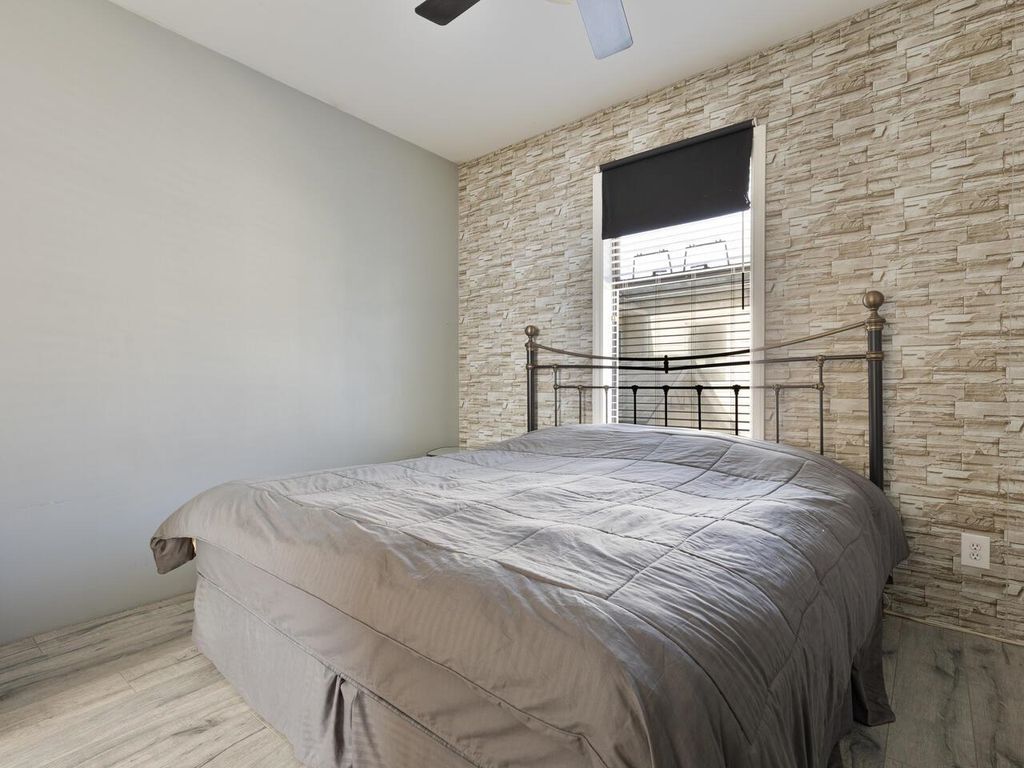 listing image 1108204044190432185