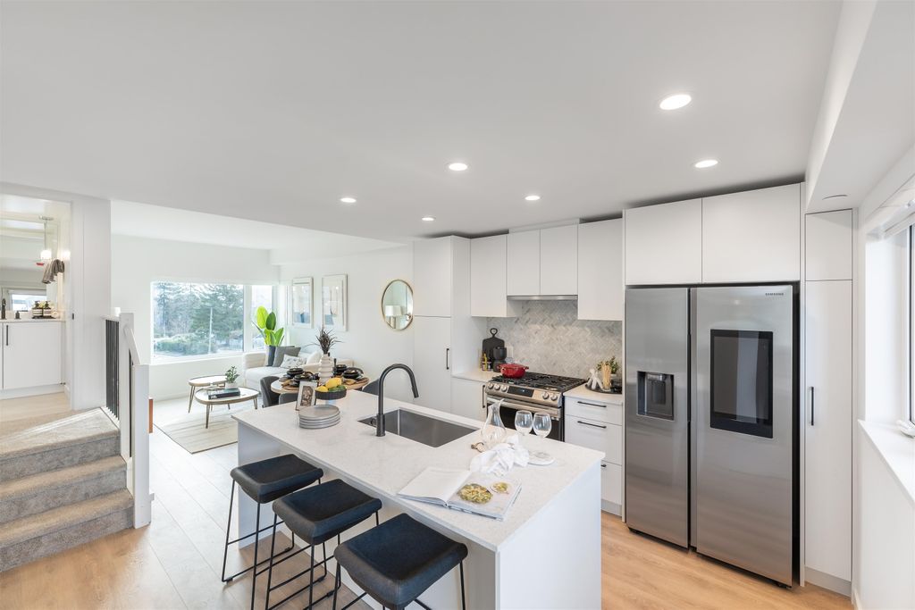 listing image 1104961448381585920