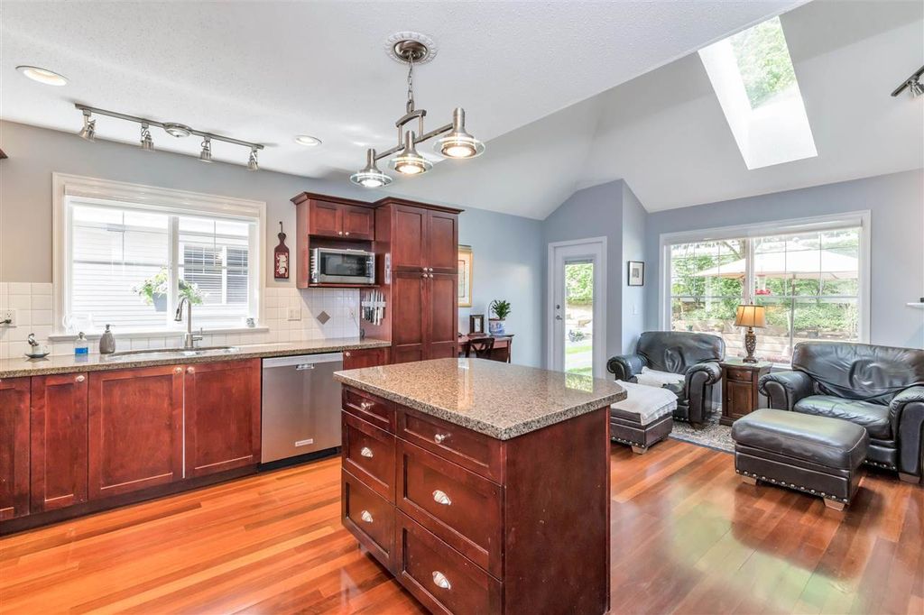 listing image 1100664646021194153