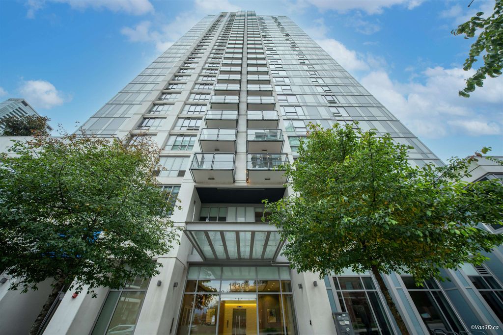 listing image 1109980430118964865