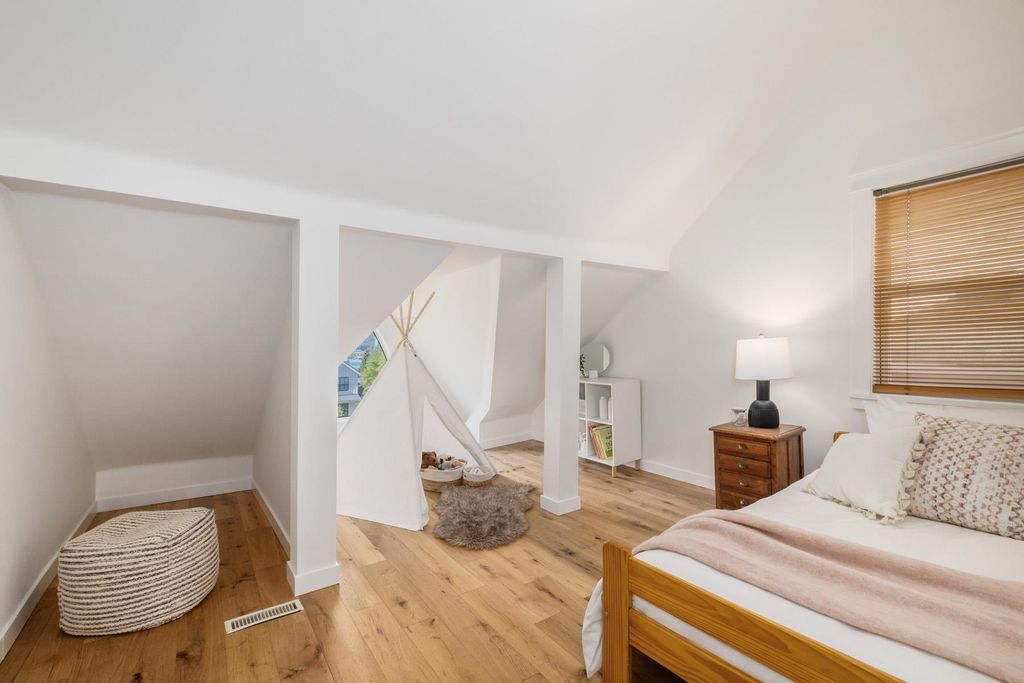listing image 1106963955013766100