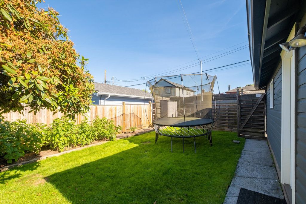 listing image 1105875518355445755