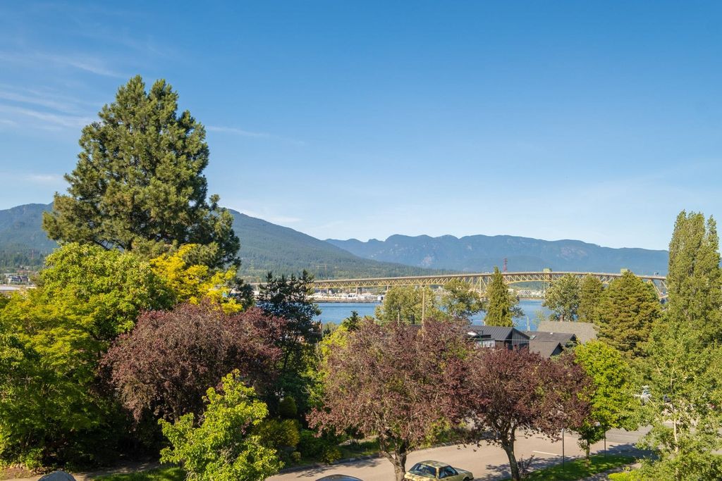 listing image 1108829446864861312