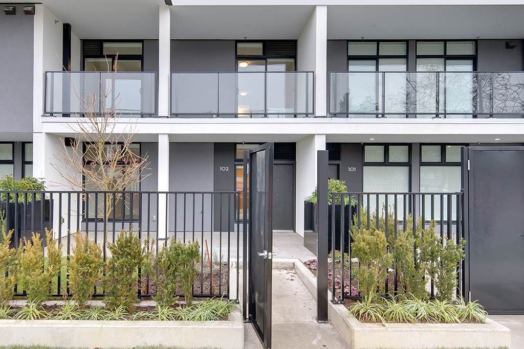 listing image 1103298697138806591