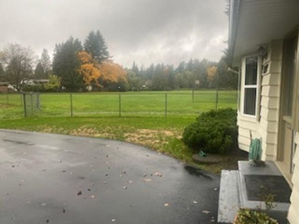 listing image 1107696563977211417