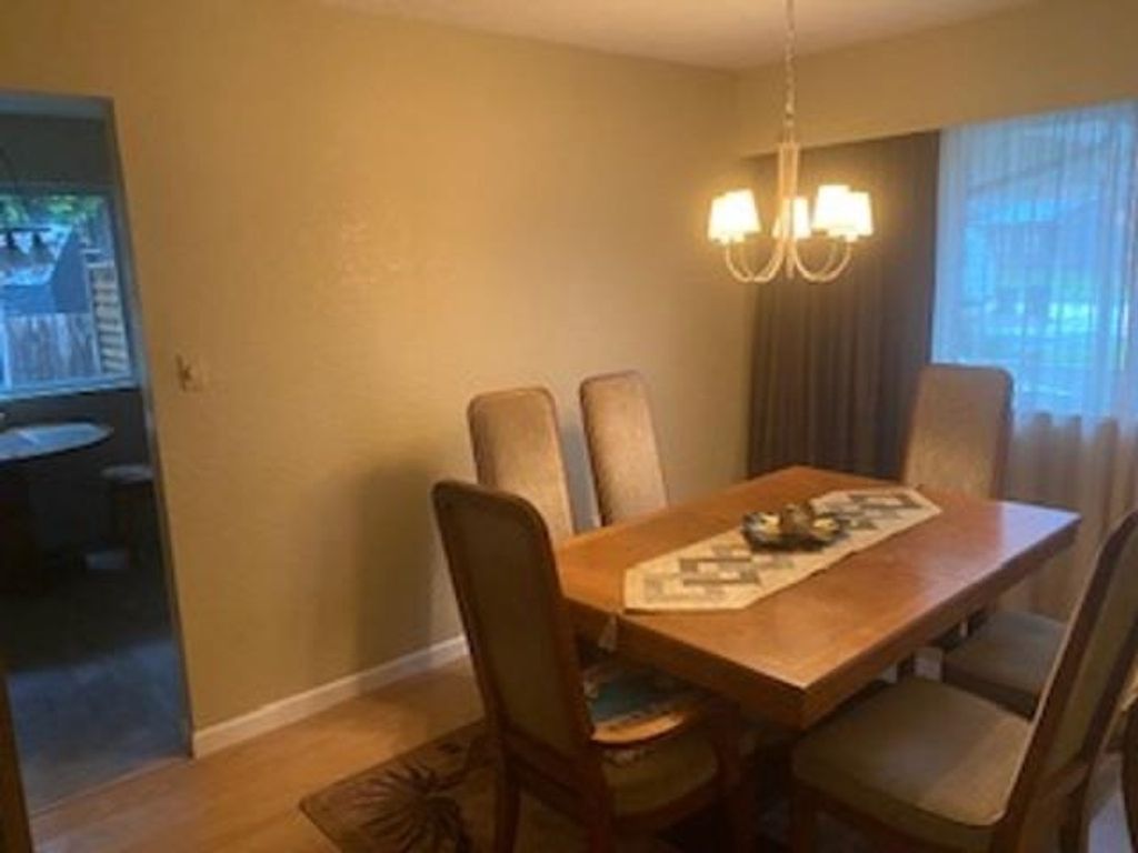 listing image 1104172887770730193