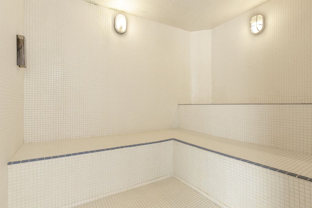 listing image 1109430005704212193