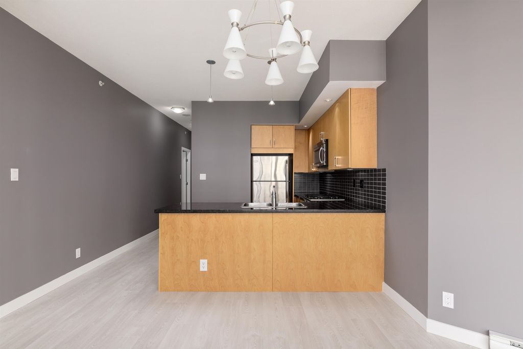 listing image 1109077063189524301