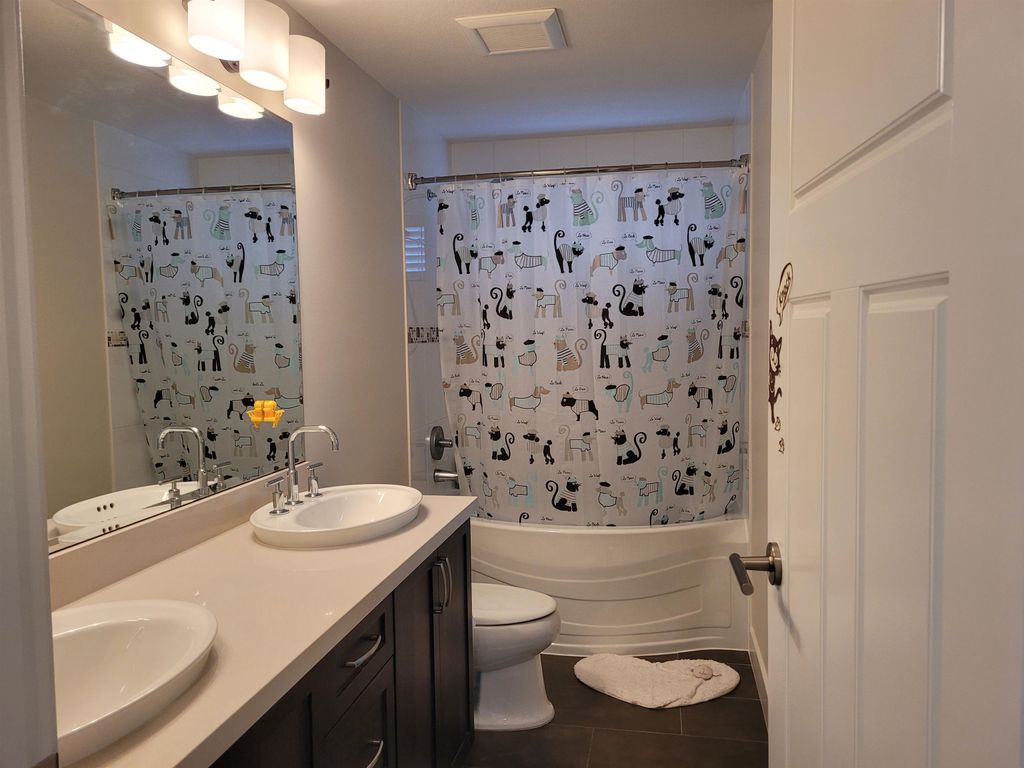 listing image 1107720667315576393