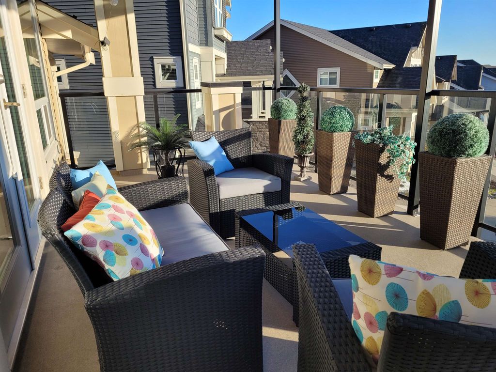 listing image 1102456351993098160