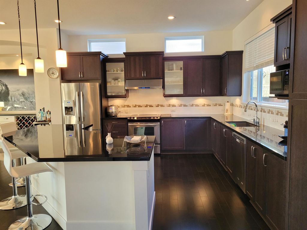 listing image 1107971568213818739