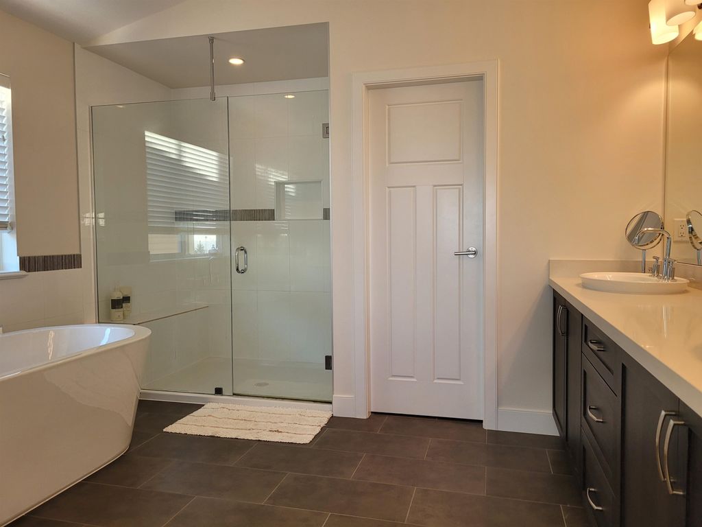 listing image 1102115681299434634