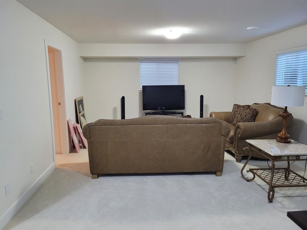 listing image 1101492261087429150