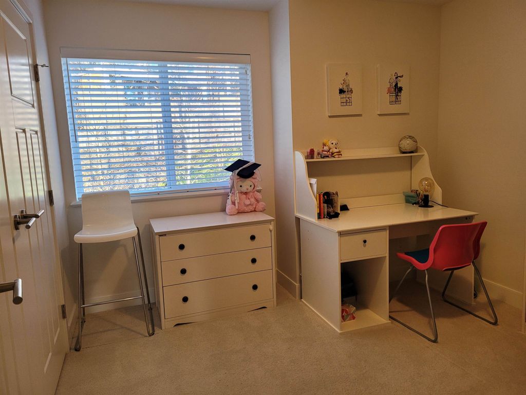 listing image 1104627954743194444