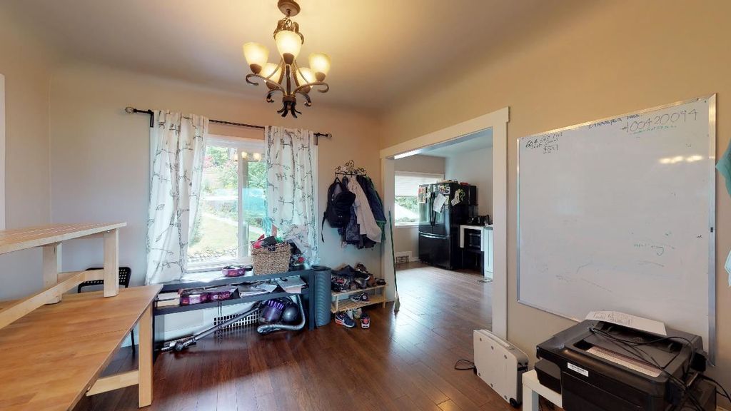 listing image 1102473182750256734