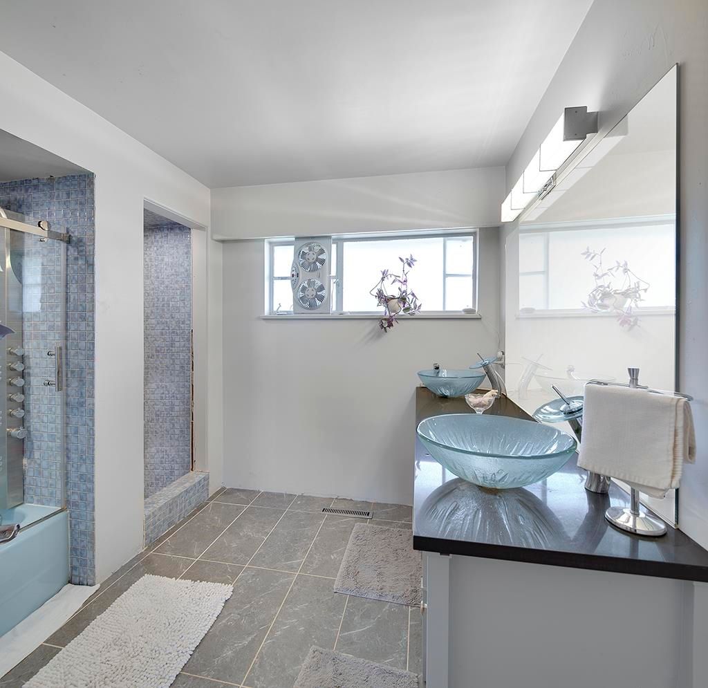 listing image 1104741022178654394