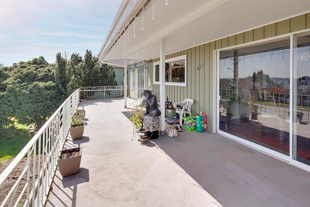 listing image 1105932886598736579
