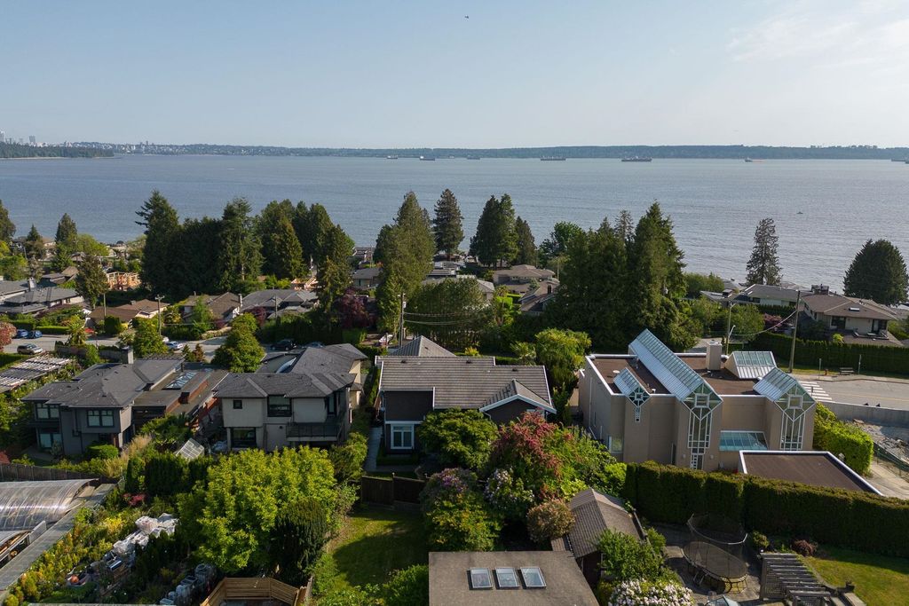 listing image 1105103113287229352