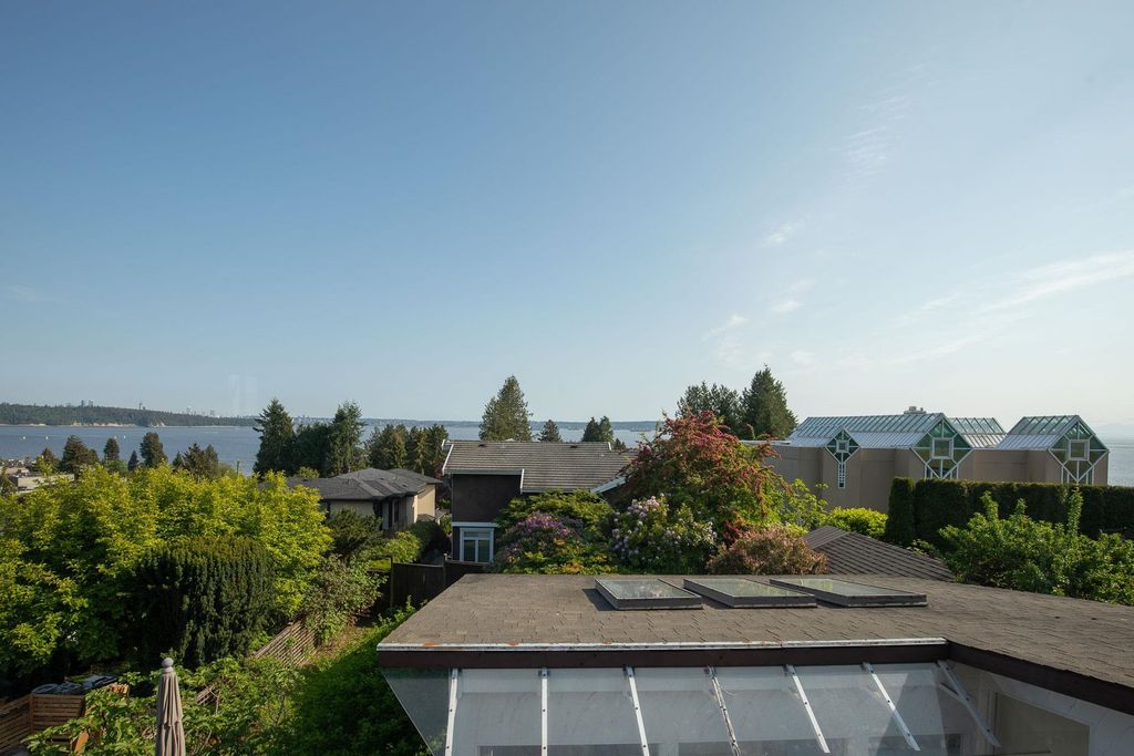 listing image 1100771132421483199