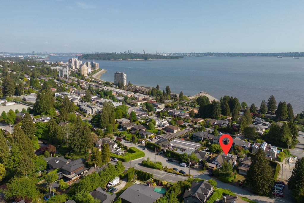 listing image 1106280391729888061