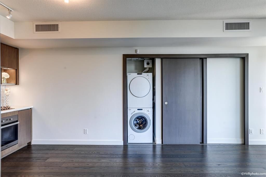 listing image 1102788203530416017