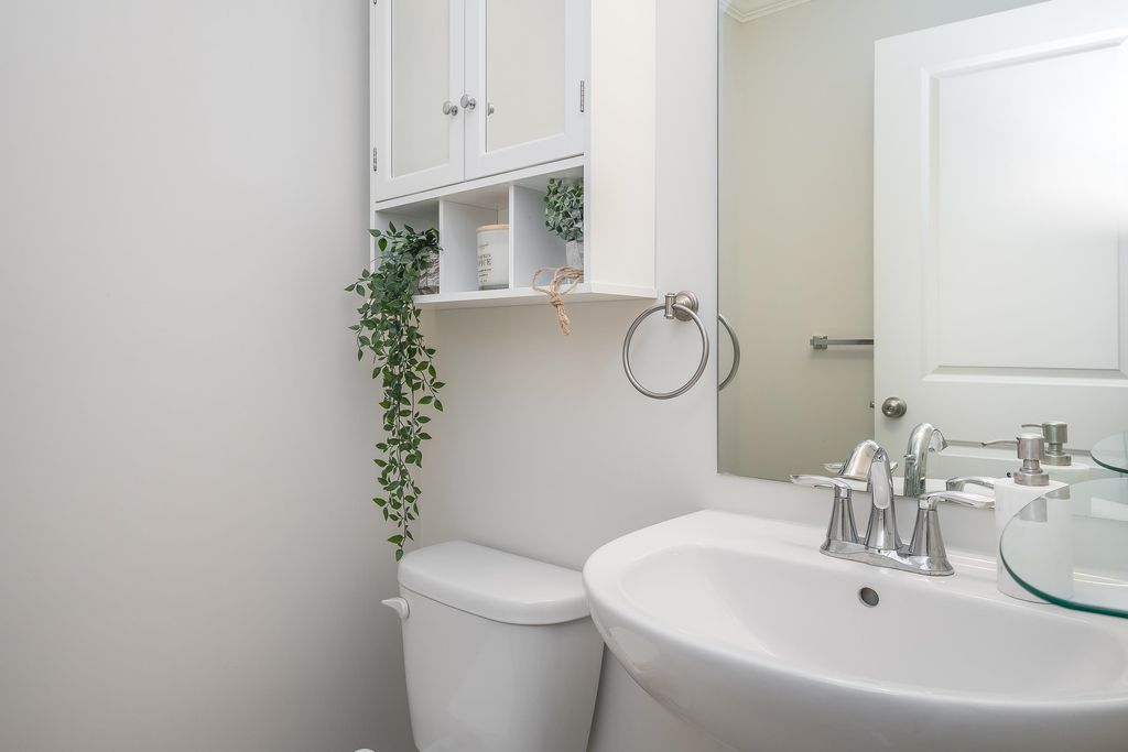 listing image 1106061386375102696