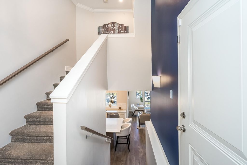 listing image 1102101471544377193