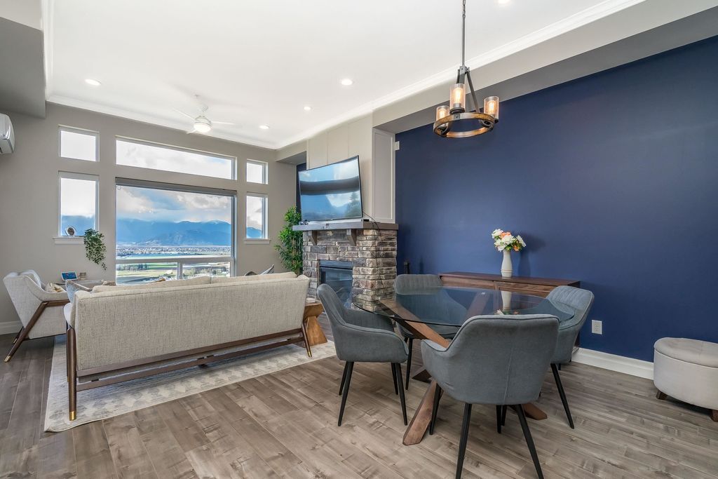 listing image 1104825149074526461