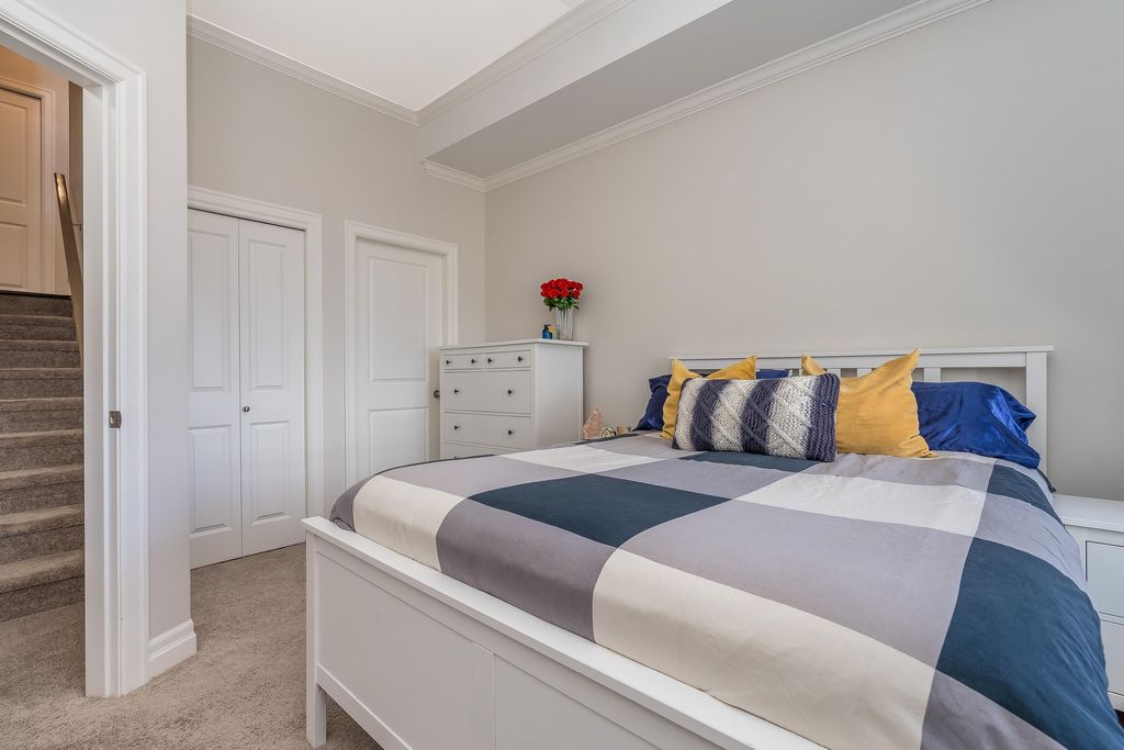 listing image 1107015782082480921