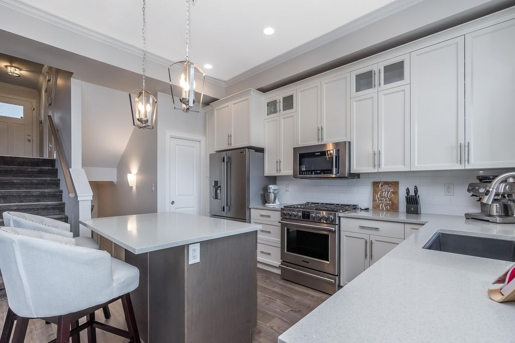 listing image 1104732751895892855