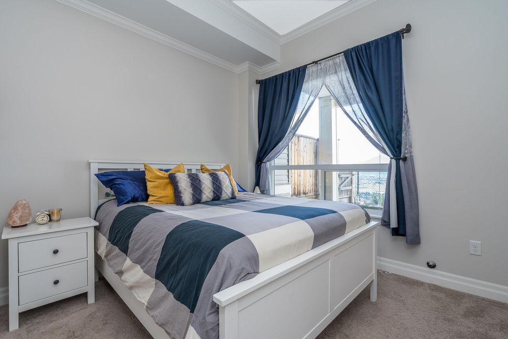 listing image 1104245142299534510