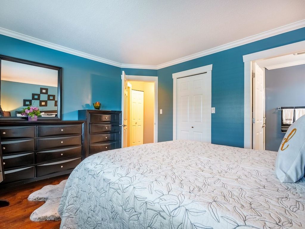 listing image 1108993508958672543