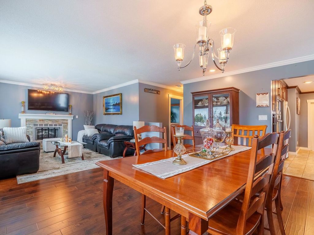 listing image 1100071988303579075