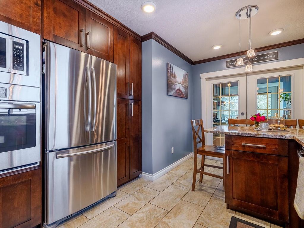 listing image 1104872054073495545