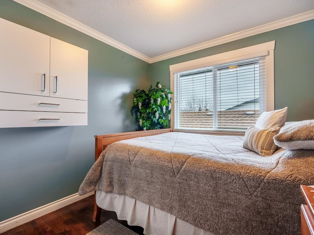 listing image 1100216098962121654