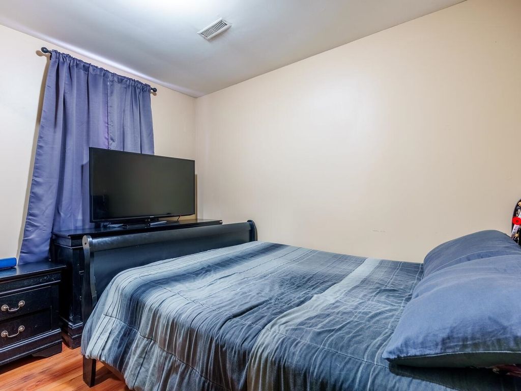 listing image 1102224427950689591