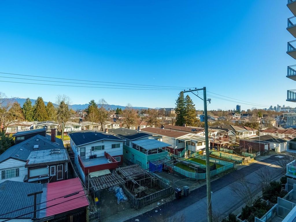 listing image 1101574019207240898