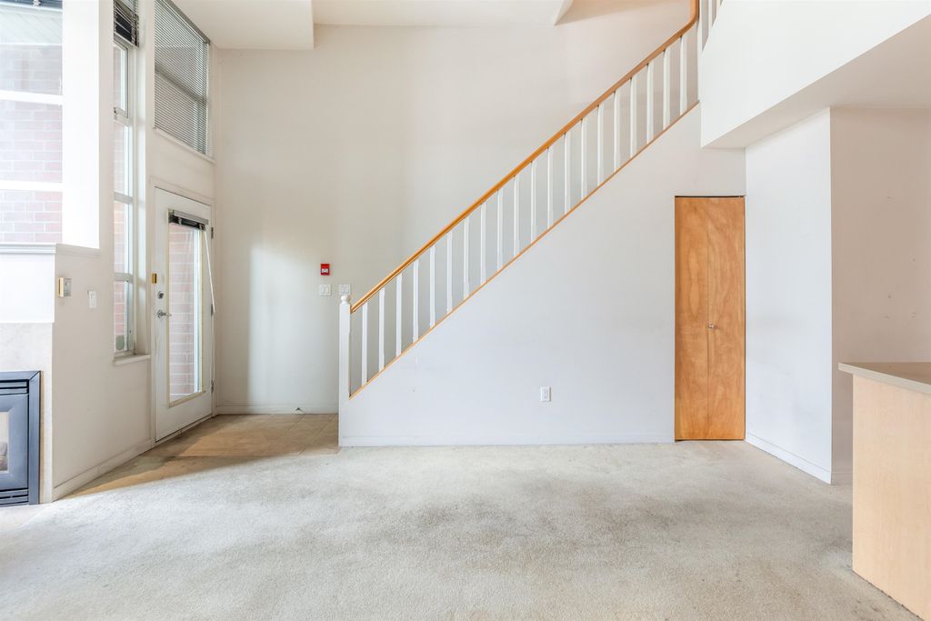 listing image 1107798360172251474