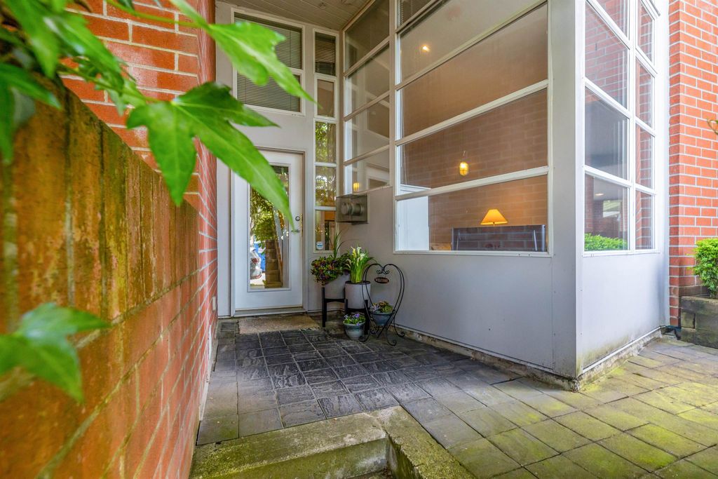 listing image 1108028995438422797