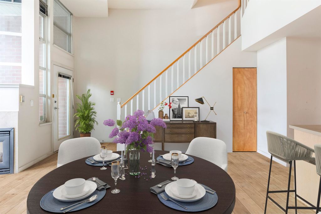 listing image 1109520079467712776