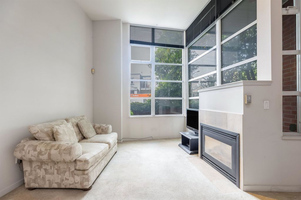 listing image 1100349173978837875