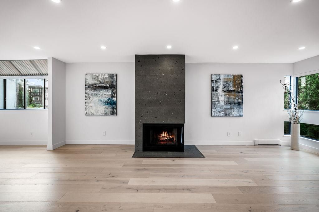 listing image 1100341323867310181