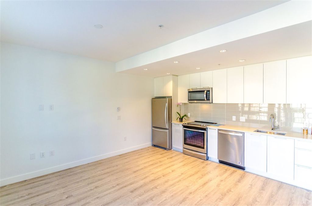listing image 1107363819551636859