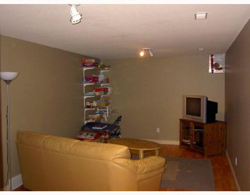 listing image 1103314242440616322